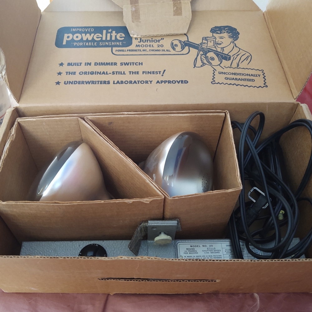 Powelite Junior Model 20 camera light by Powell
